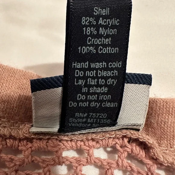 Buckle -‎ Daytrip, Dusty Rose Color, Crochet Yoke Wide Neck Top - Picture 10 of 12